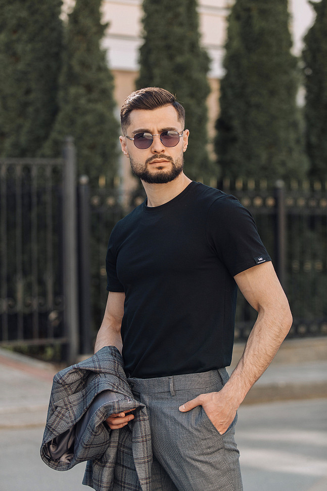 Мужская базовая футболка