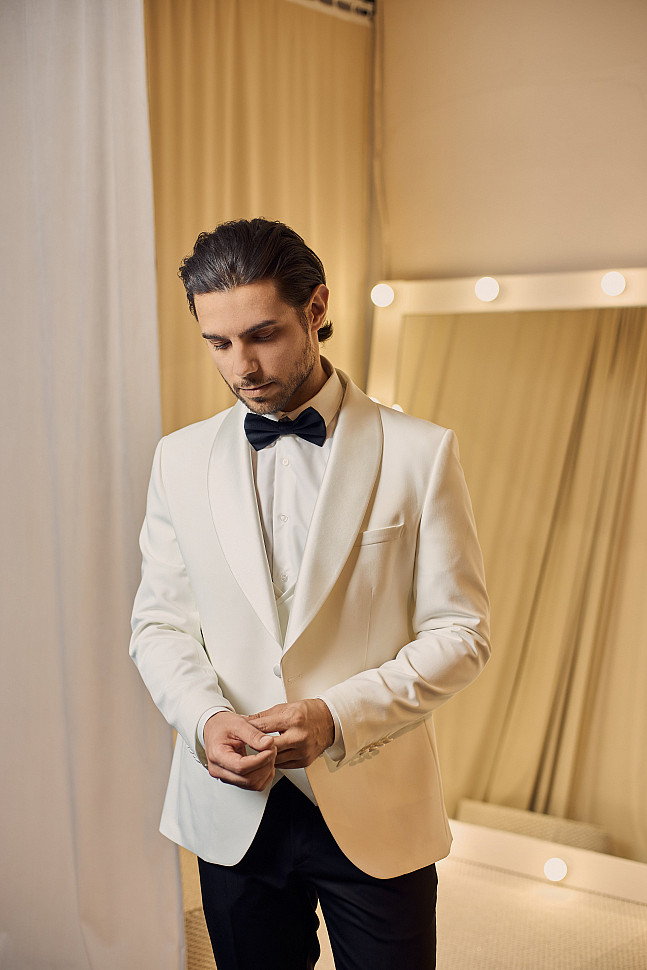 Смокинг белый