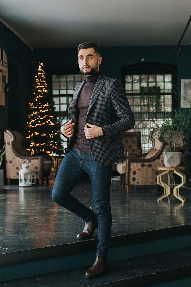 Челси с водолазкой