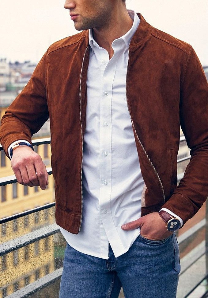 Мужская куртка коричневого цвета