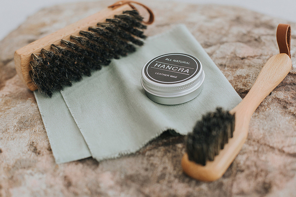 Средства по уходу за обувью в зимнее время года