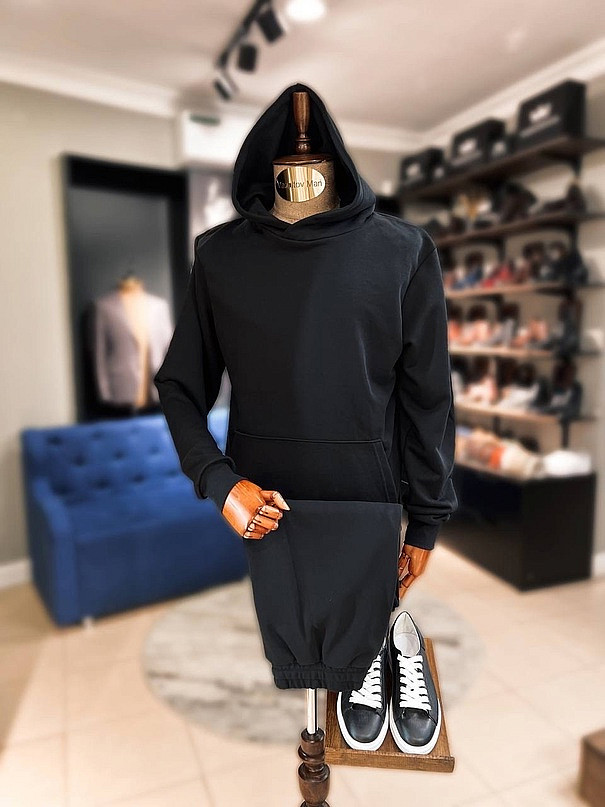 Мужской спортивный костюм с капюшоном