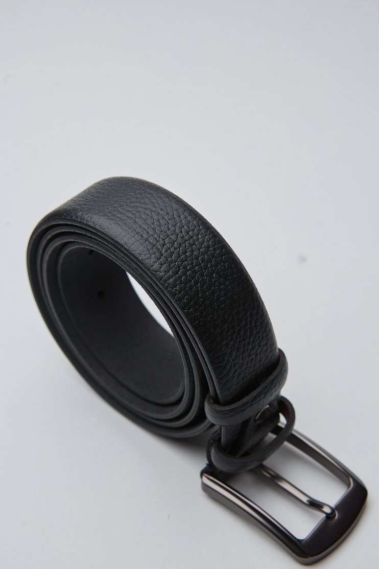 Мужской ремень черный текстурный