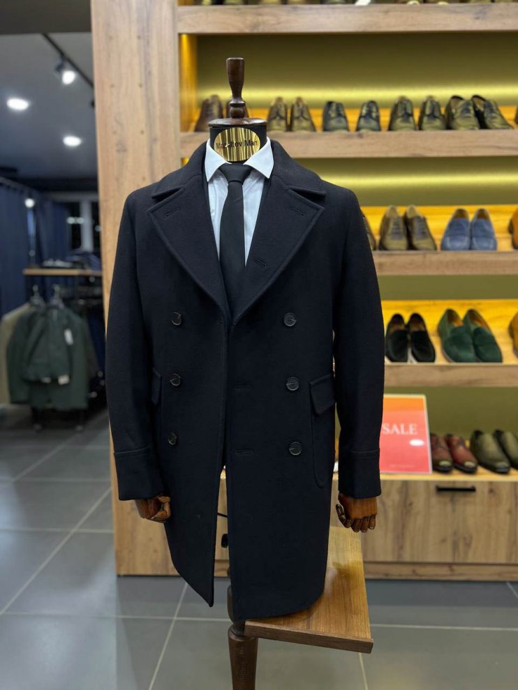 Пальто BAZ Черное двубортное