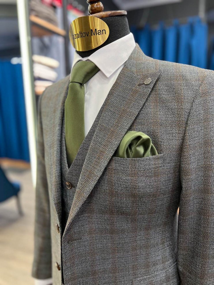 Костюм EMR 3-ка Серый в коричневую клетку комбинированный